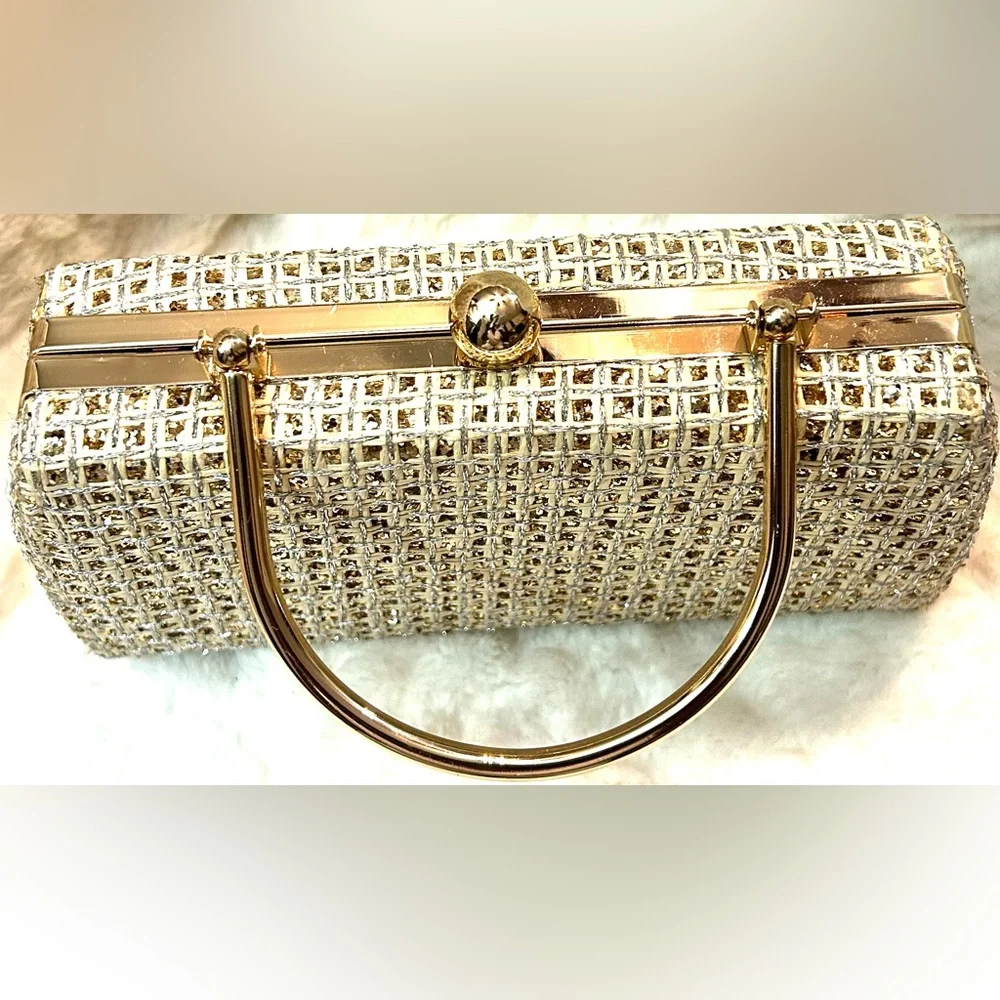 Elegant Handbag Clutch Purse with shiny Gold handle chain clasp - Picture 3 of 16